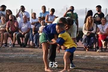 Luchada canaria y espectáculo de Maestro Florido en Lomo Magullo/Francisco Javier Santana.